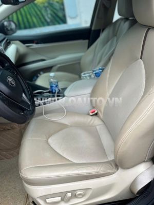 Xe Toyota Camry 2.0Q 2021