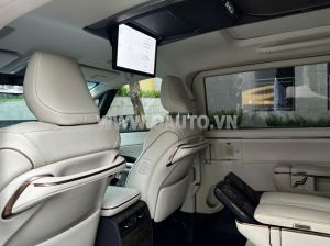 Xe Lexus LM 500h 2024