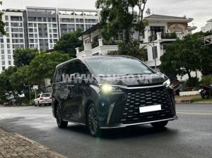 Xe Lexus LM 500h 2024