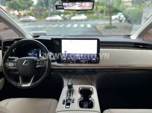 Xe Lexus LM 500h 2024