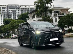 Xe Lexus LM 500h 2024