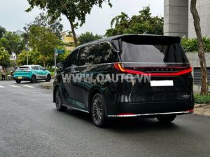 Xe Lexus LM 500h 2024