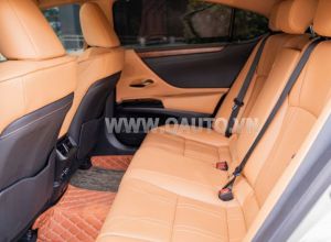 Xe Lexus ES 250 2022