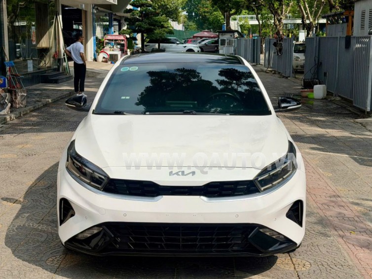 Kia K3 Premium 1.6 AT
