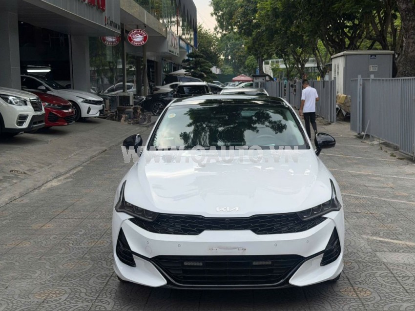 Kia K5 Premium 2.0 AT