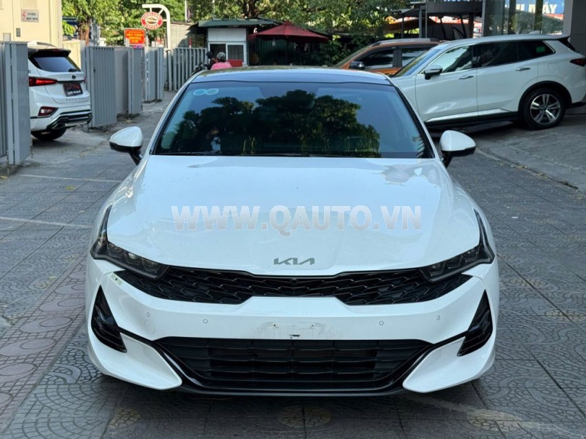 Kia K5 Premium 2.0 AT
