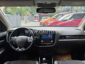 Xe Mitsubishi Outlander 2.0 CVT 2022