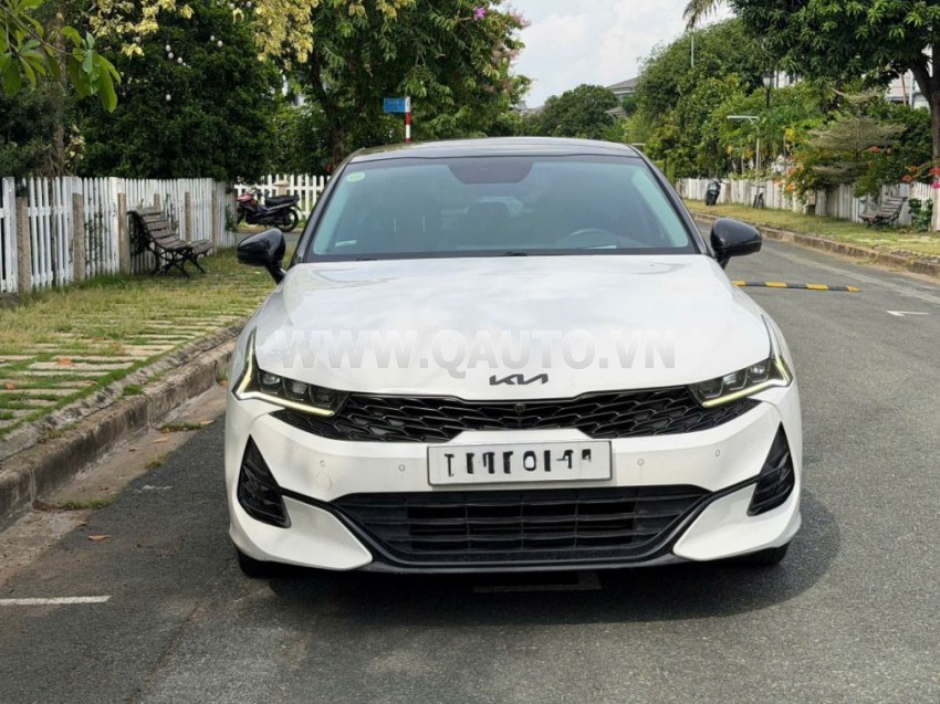 Kia K5 Premium 2.0 AT