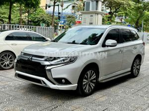 Xe Mitsubishi Outlander 2.0 CVT 2023