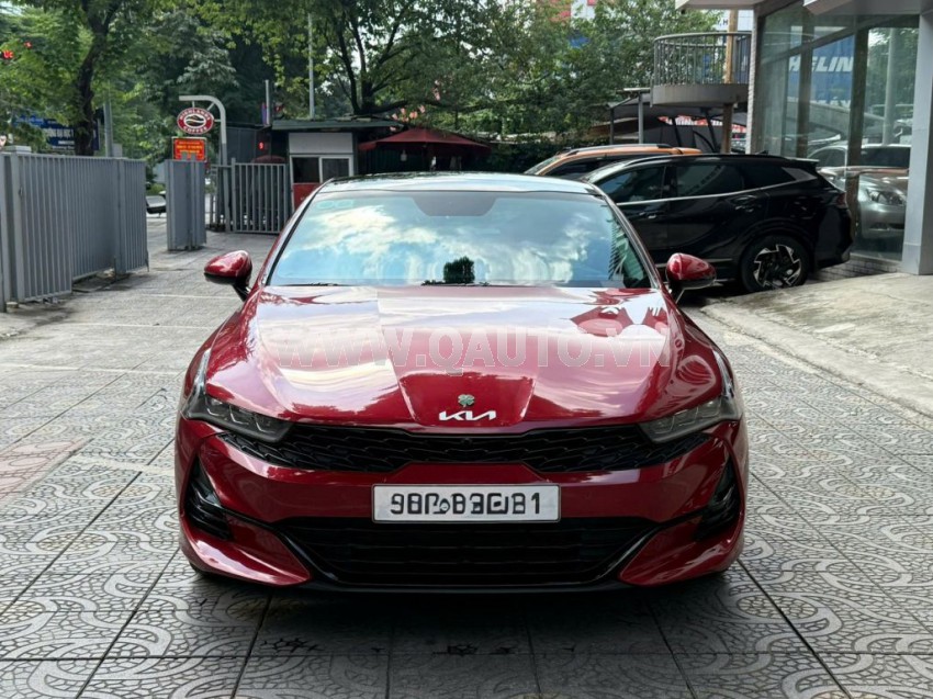 Kia K5 Premium 2.0 AT
