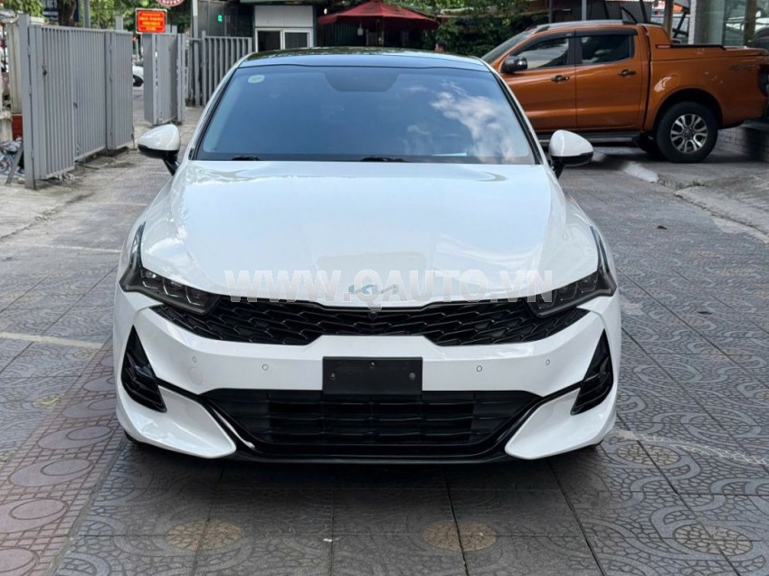 Kia K5 Premium 2.0 AT
